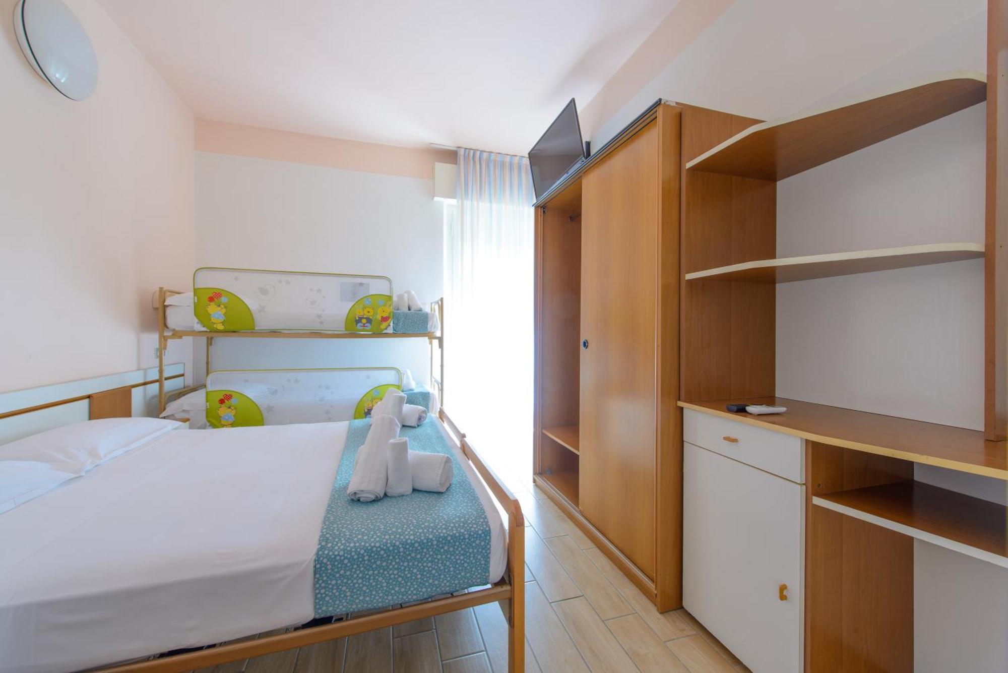 Hotel Colorado Римини Экстерьер фото