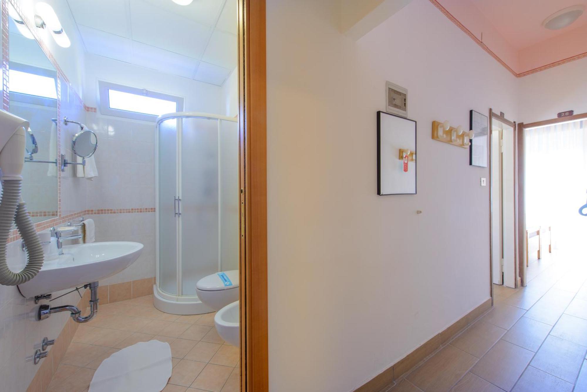 Hotel Colorado Римини Экстерьер фото