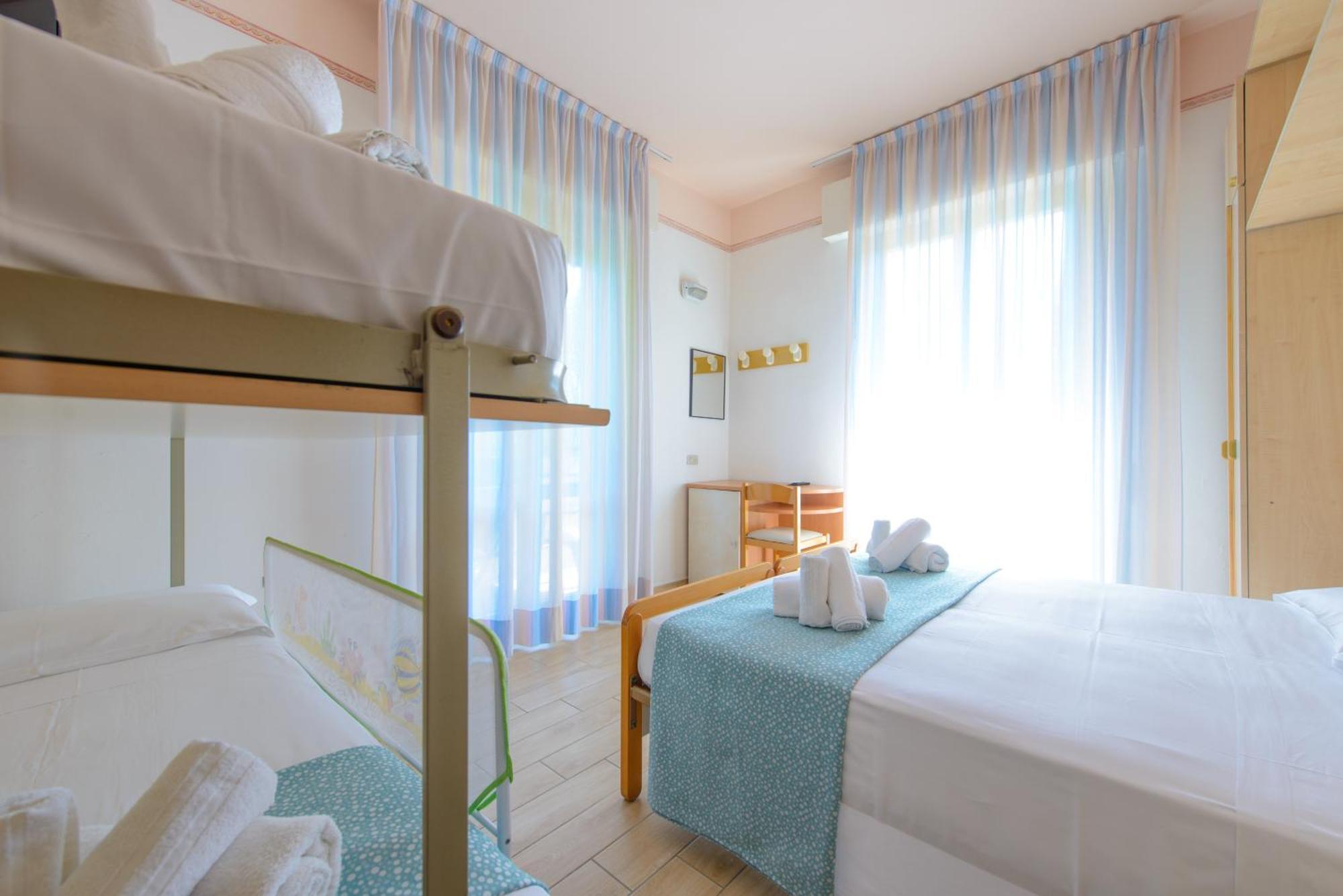 Hotel Colorado Римини Экстерьер фото