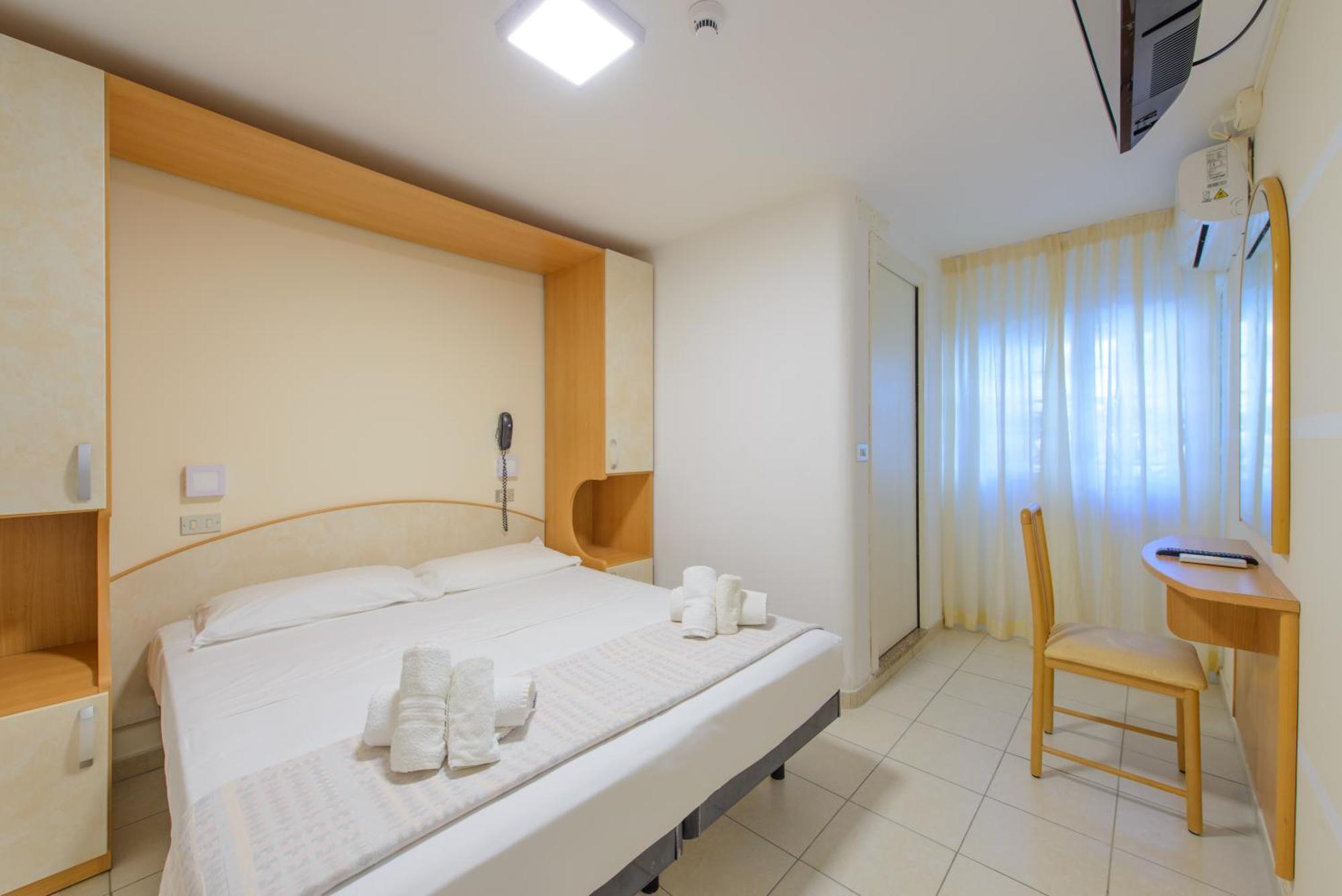 Hotel Colorado Римини Экстерьер фото